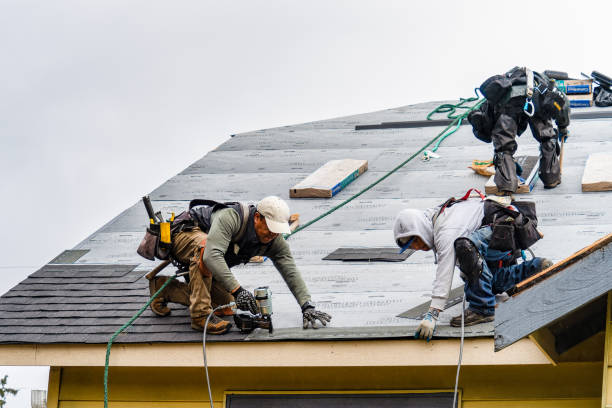 Professional Gutter Installation technician working in Tiller, OR